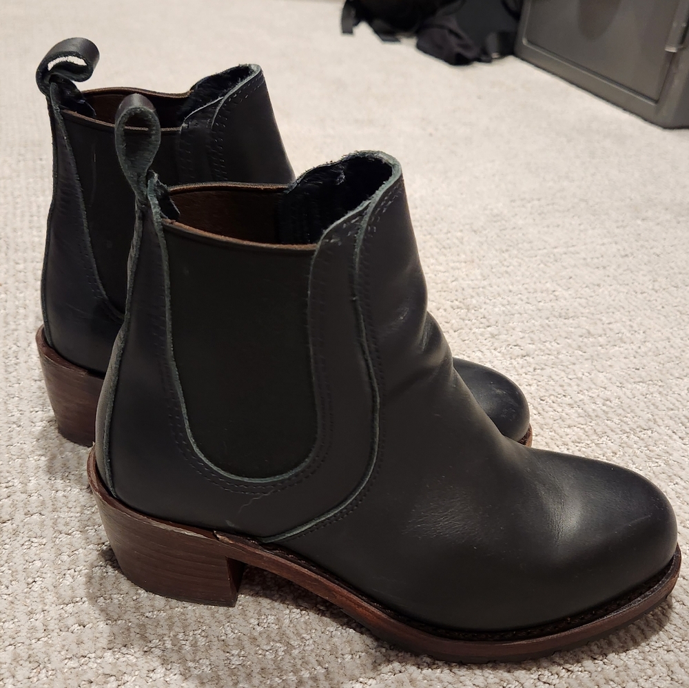 Red Wing Heritage Harriet Boots